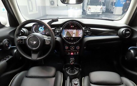 MINI Hatch, 2023 год, 2 026 000 рублей, 6 фотография