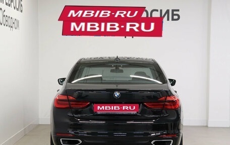 BMW 7 серия, 2016 год, 3 190 000 рублей, 4 фотография