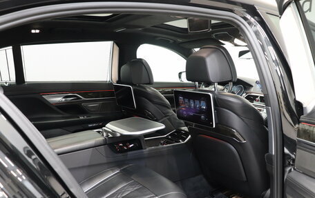 BMW 7 серия, 2016 год, 3 190 000 рублей, 16 фотография