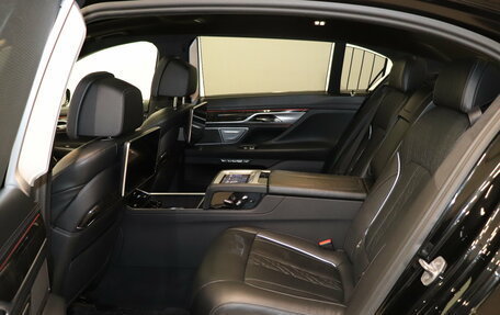 BMW 7 серия, 2016 год, 3 190 000 рублей, 13 фотография