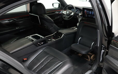 BMW 7 серия, 2016 год, 3 190 000 рублей, 17 фотография