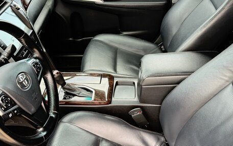 Toyota Camry, 2017 год, 2 300 000 рублей, 9 фотография