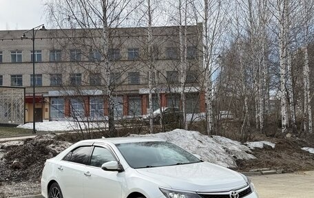 Toyota Camry, 2017 год, 2 300 000 рублей, 7 фотография