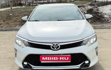 Toyota Camry, 2017 год, 2 300 000 рублей, 2 фотография