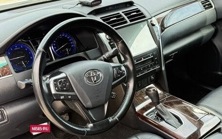 Toyota Camry, 2017 год, 2 300 000 рублей, 8 фотография