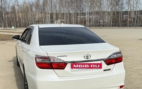 Toyota Camry, 2017 год, 2 300 000 рублей, 5 фотография