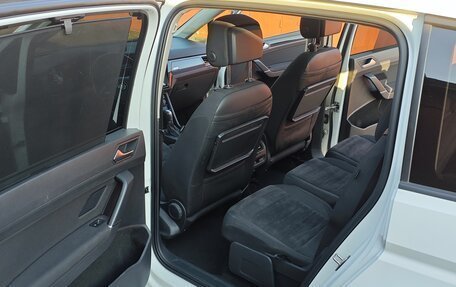 Volkswagen Touran III, 2019 год, 2 100 000 рублей, 11 фотография