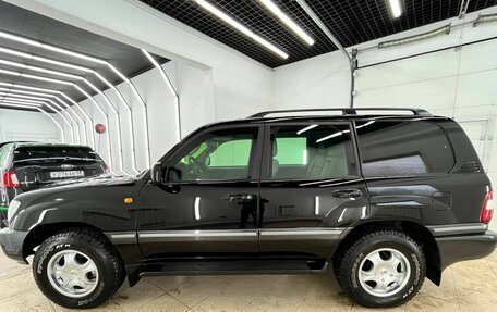 Toyota Land Cruiser 100 рестайлинг 2, 2006 год, 3 278 000 рублей, 5 фотография