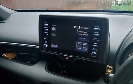 Toyota Yaris, 2020 год, 1 350 000 рублей, 6 фотография