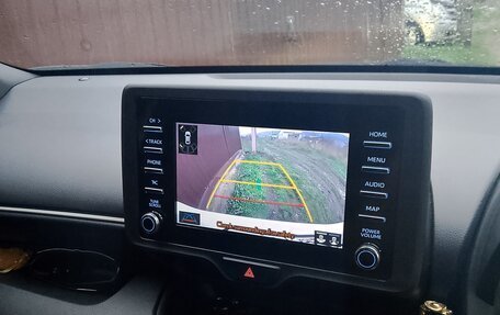 Toyota Yaris, 2020 год, 1 350 000 рублей, 5 фотография