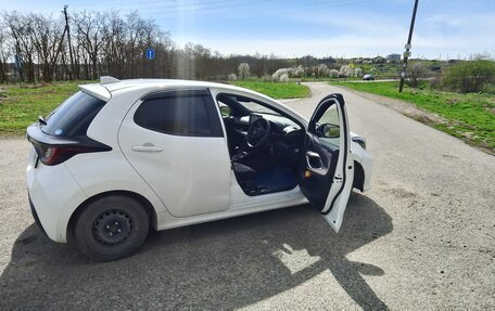 Toyota Yaris, 2020 год, 1 350 000 рублей, 7 фотография