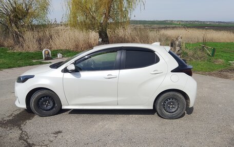 Toyota Yaris, 2020 год, 1 350 000 рублей, 12 фотография