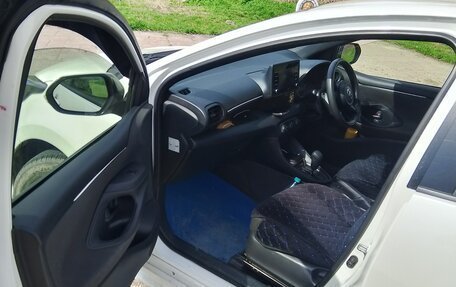 Toyota Yaris, 2020 год, 1 350 000 рублей, 15 фотография