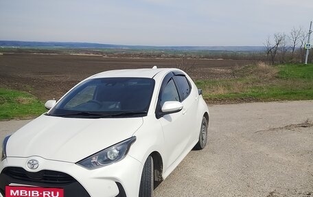 Toyota Yaris, 2020 год, 1 350 000 рублей, 22 фотография