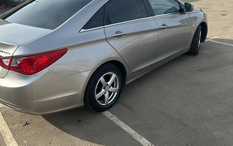 Hyundai Sonata VI, 2012 год, 990 000 рублей, 4 фотография