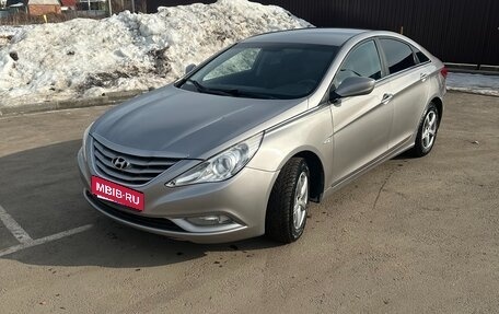 Hyundai Sonata VI, 2012 год, 990 000 рублей, 2 фотография