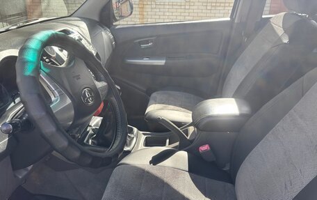 Toyota Hilux VII, 2012 год, 2 650 000 рублей, 9 фотография