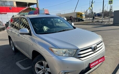 Toyota Highlander III, 2012 год, 2 300 000 рублей, 1 фотография