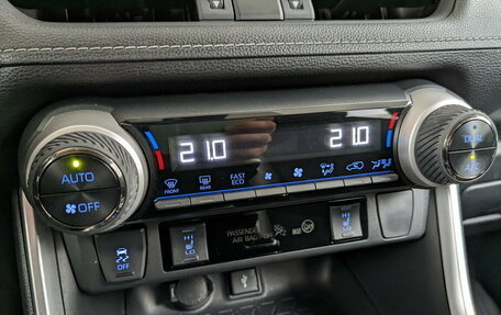 Toyota RAV4, 2022 год, 3 730 000 рублей, 6 фотография