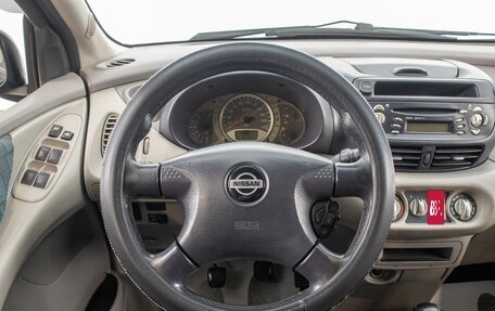 Nissan Almera Tino i, 2001 год, 349 000 рублей, 11 фотография