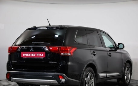 Mitsubishi Outlander III рестайлинг 3, 2016 год, 1 679 000 рублей, 6 фотография