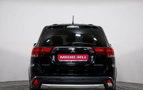 Mitsubishi Outlander III рестайлинг 3, 2016 год, 1 679 000 рублей, 7 фотография