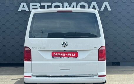 Volkswagen Caravelle T6 рестайлинг, 2017 год, 2 850 000 рублей, 4 фотография