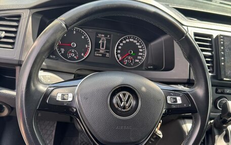 Volkswagen Caravelle T6 рестайлинг, 2017 год, 2 850 000 рублей, 8 фотография