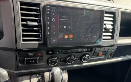 Volkswagen Caravelle T6 рестайлинг, 2017 год, 2 850 000 рублей, 9 фотография