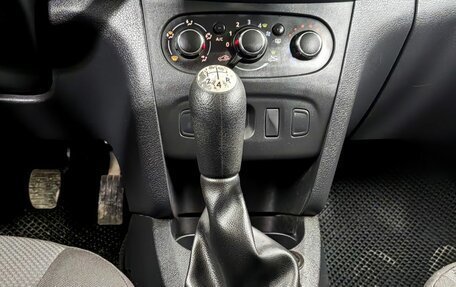 Renault Logan II, 2019 год, 490 000 рублей, 12 фотография