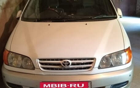 Toyota Ipsum II, 1998 год, 560 000 рублей, 2 фотография
