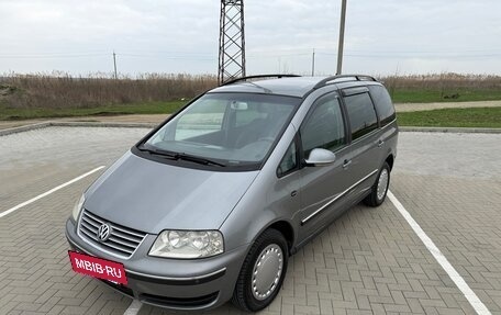 Volkswagen Sharan I рестайлинг, 2004 год, 670 000 рублей, 2 фотография