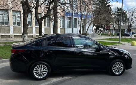 KIA Rio IV, 2020 год, 1 355 000 рублей, 3 фотография