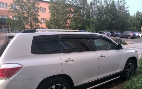 Toyota Highlander III, 2011 год, 2 000 000 рублей, 3 фотография