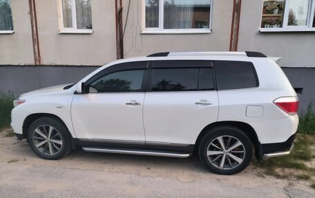 Toyota Highlander III, 2011 год, 2 000 000 рублей, 2 фотография