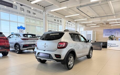 Renault Sandero II рестайлинг, 2021 год, 1 349 999 рублей, 6 фотография