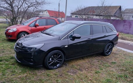 Opel Astra K, 2020 год, 1 500 000 рублей, 2 фотография