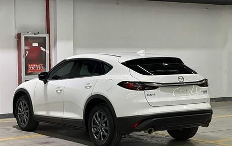 Mazda CX-4, 2022 год, 2 400 000 рублей, 6 фотография