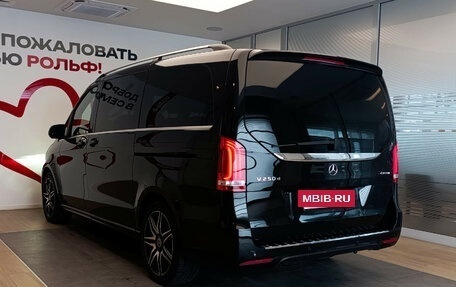 Mercedes-Benz V-Класс, 2020 год, 5 270 000 рублей, 6 фотография