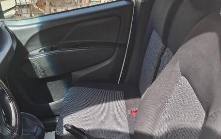 Fiat Doblo II рестайлинг, 2020 год, 1 200 000 рублей, 2 фотография