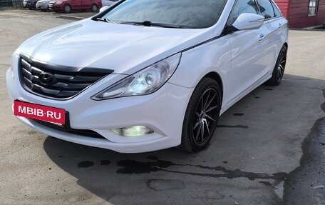 Hyundai Sonata VI, 2011 год, 1 130 000 рублей, 6 фотография