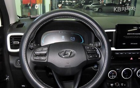 Hyundai Venue I, 2022 год, 1 830 000 рублей, 7 фотография