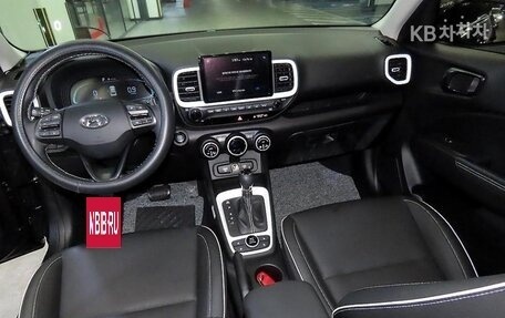 Hyundai Venue I, 2022 год, 1 830 000 рублей, 6 фотография