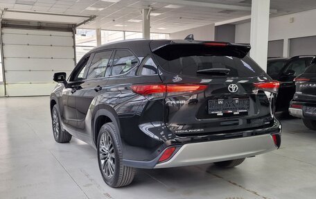 Toyota Highlander, 2026 год, 5 799 000 рублей, 4 фотография