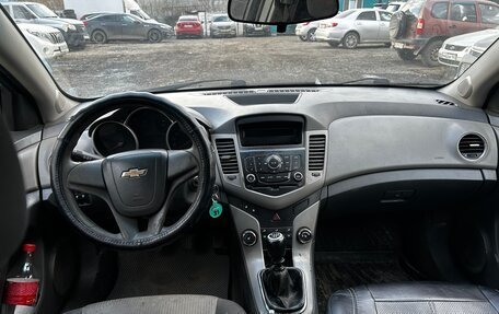 Chevrolet Cruze II, 2010 год, 390 000 рублей, 9 фотография