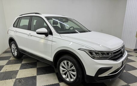 Volkswagen Tiguan II, 2021 год, 2 950 000 рублей, 3 фотография