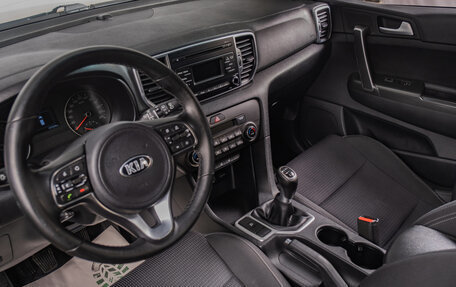 KIA Sportage IV рестайлинг, 2018 год, 1 899 000 рублей, 9 фотография