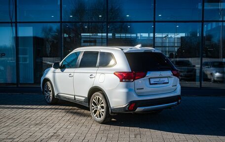 Mitsubishi Outlander III рестайлинг 3, 2018 год, 2 000 000 рублей, 6 фотография