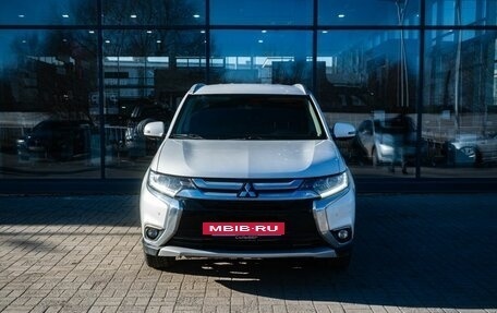 Mitsubishi Outlander III рестайлинг 3, 2018 год, 2 000 000 рублей, 3 фотография