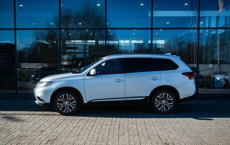 Mitsubishi Outlander III рестайлинг 3, 2018 год, 2 000 000 рублей, 7 фотография